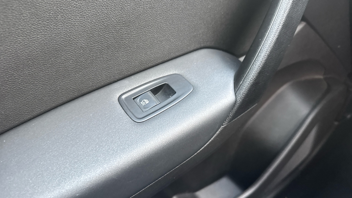 Used Renault Captur 2022 for sale - 77076963: Photo 32