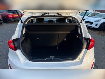 Used Ford Fiesta 2018 for sale - 76612533: Photo