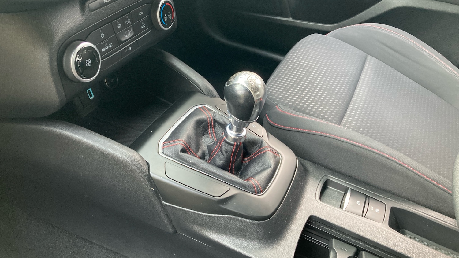 Used Ford Focus 2018 for sale - 76391637: Photo 13