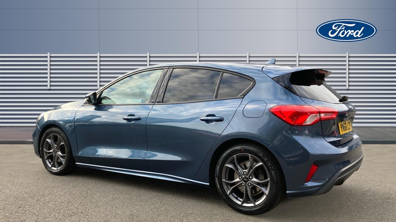 Used Ford Focus 2018 for sale - 76391637: Photo 2