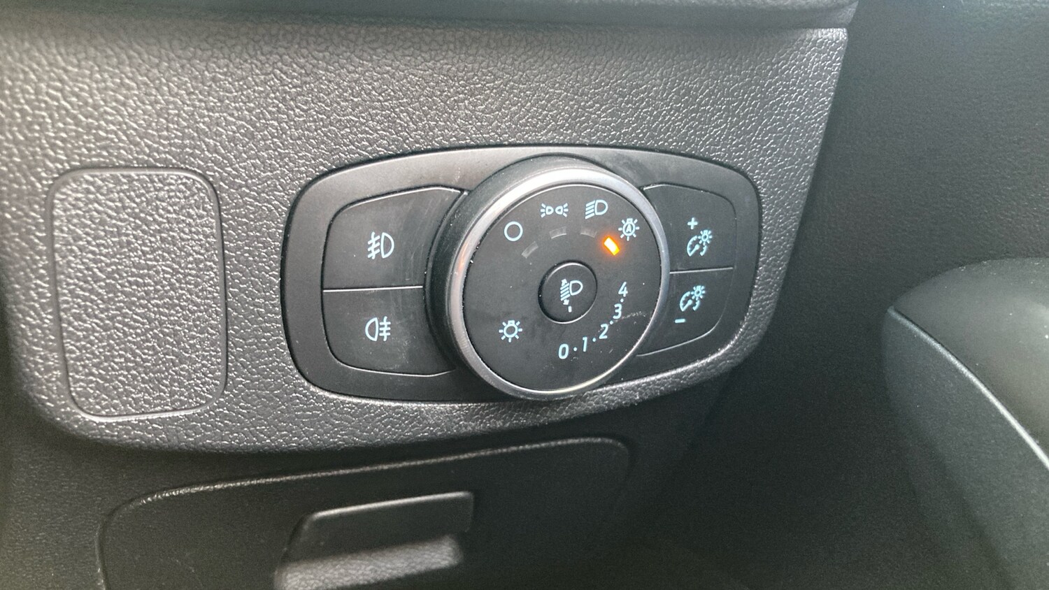 Used Ford Focus 2018 for sale - 76391637: Photo 36