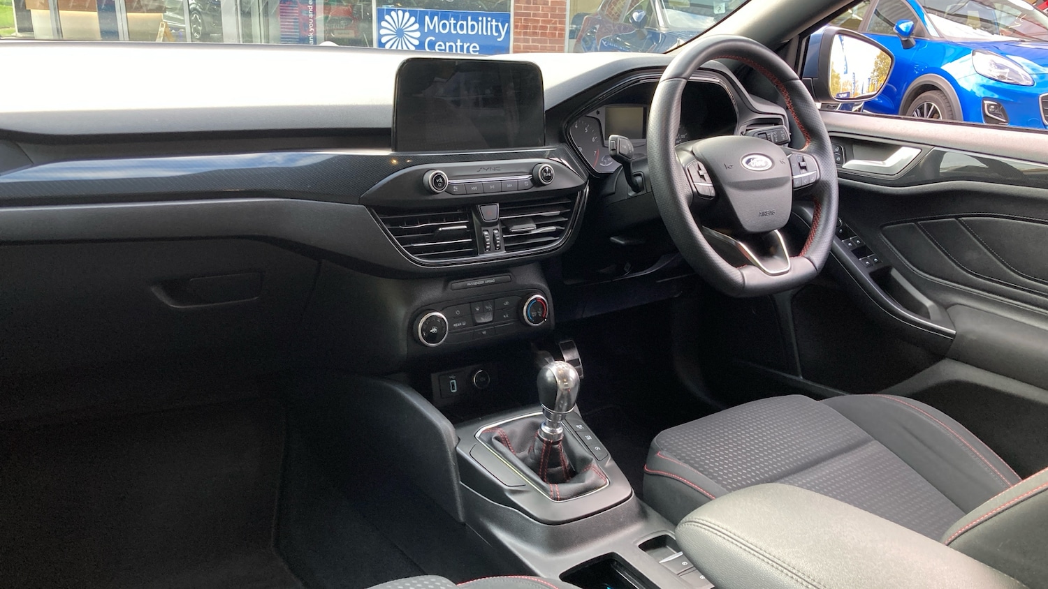 Used Ford Focus 2018 for sale - 76391637: Photo 9