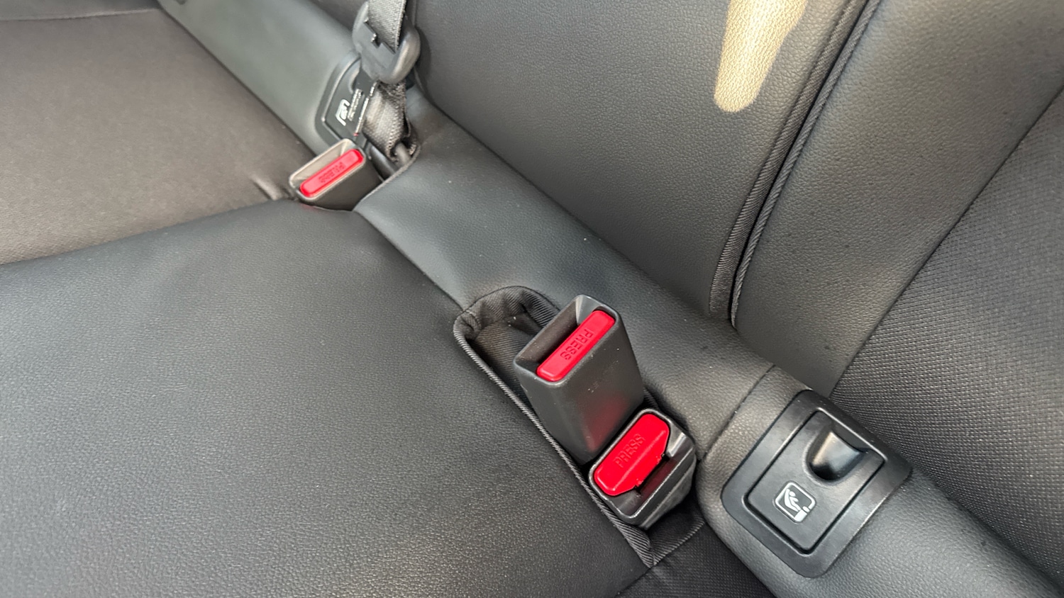 Used Mazda Mazda2 HYBRID 2023 for sale - 76692657: Photo 17