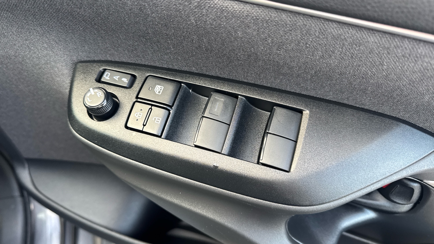 Used Mazda Mazda2 HYBRID 2023 for sale - 76692657: Photo 31