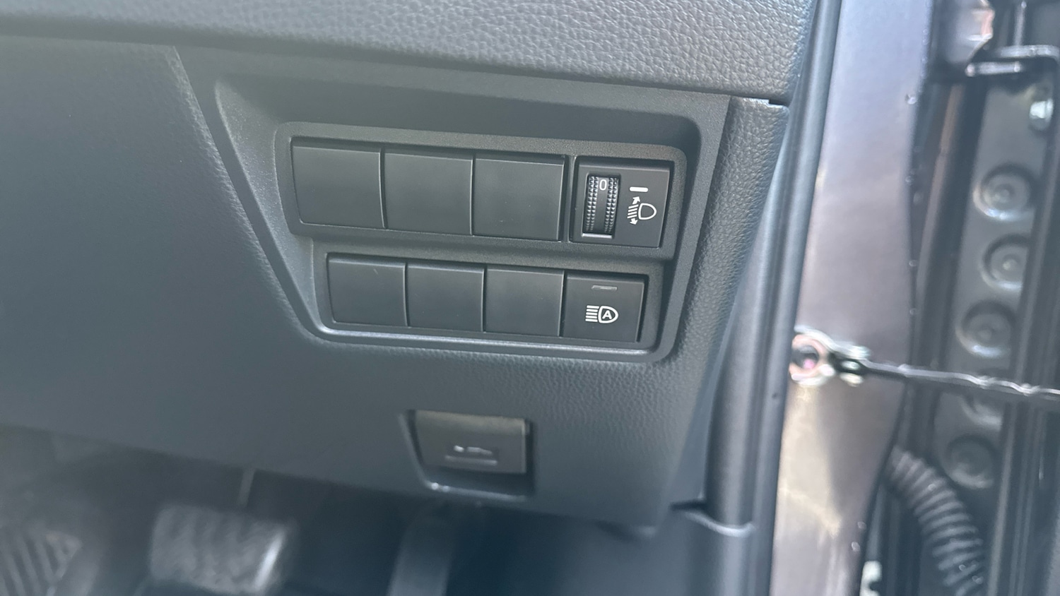 Used Mazda Mazda2 HYBRID 2023 for sale - 76692657: Photo 32