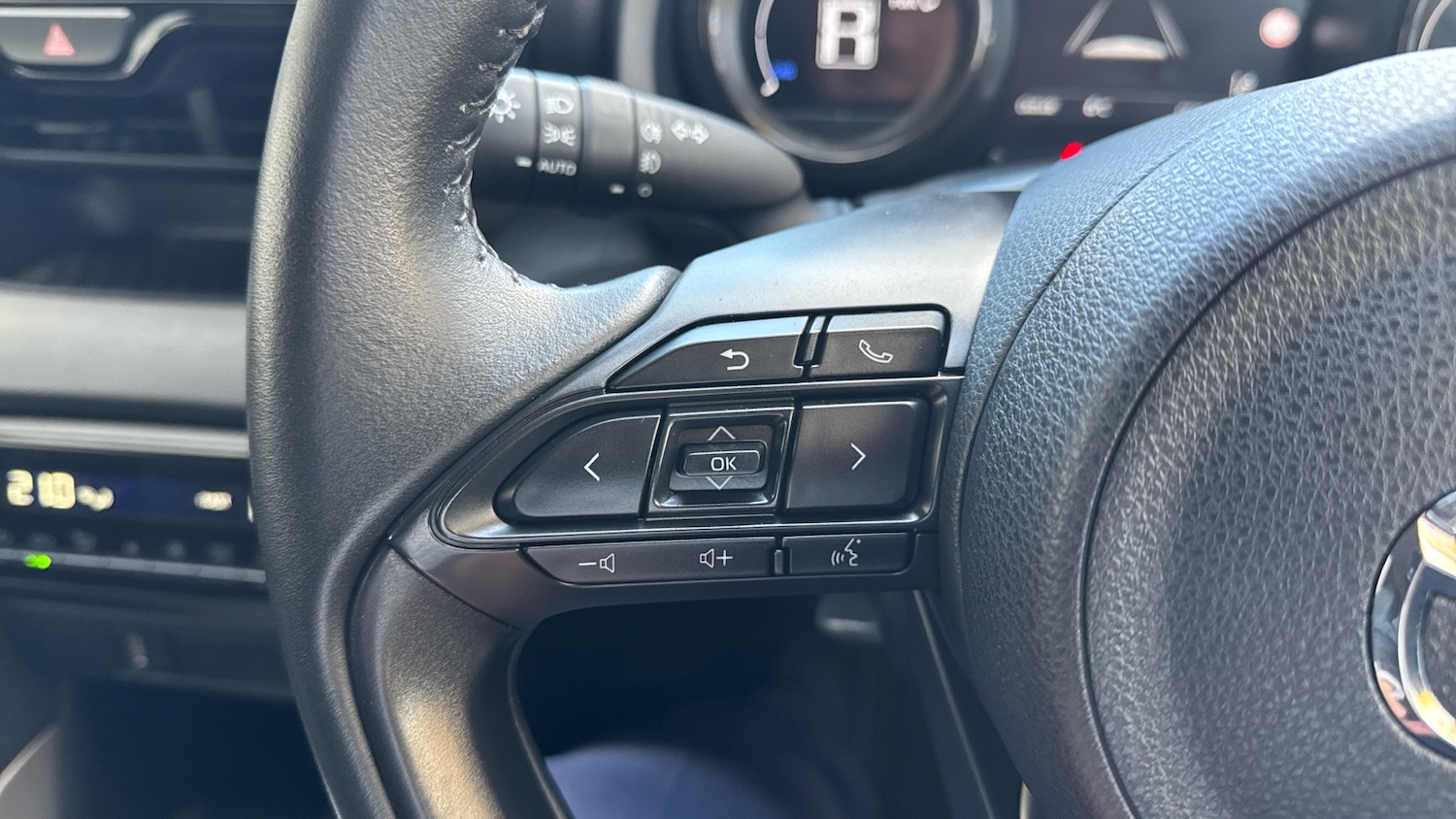 Used Mazda Mazda2 HYBRID 2023 for sale - 76692657: Photo 36