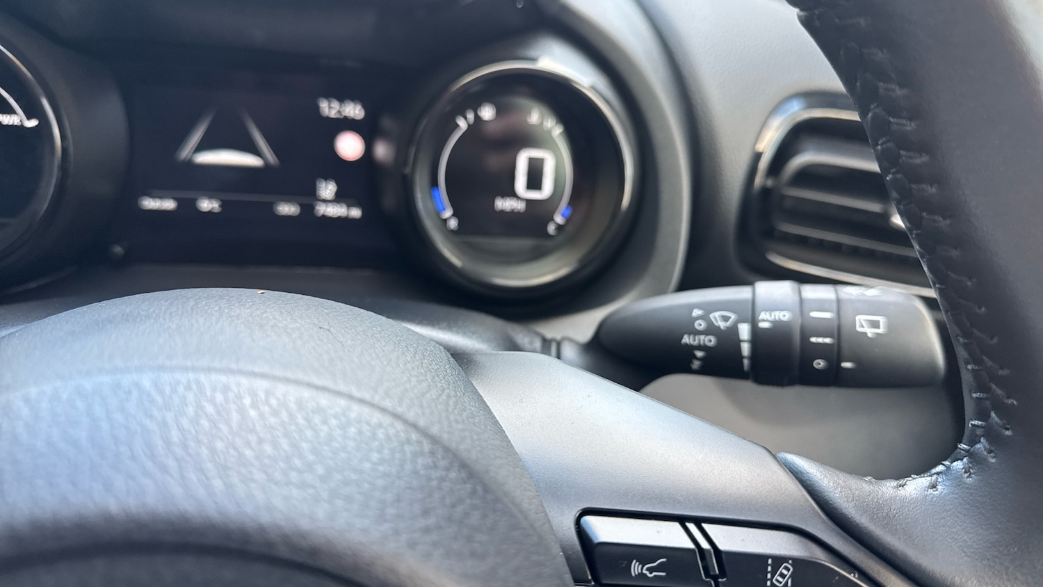 Used Mazda Mazda2 HYBRID 2023 for sale - 76692657: Photo 38