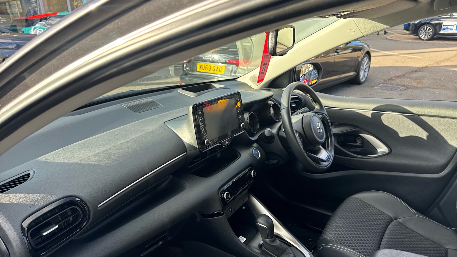 Used Mazda Mazda2 HYBRID 2023 for sale - 76692657: Photo 9