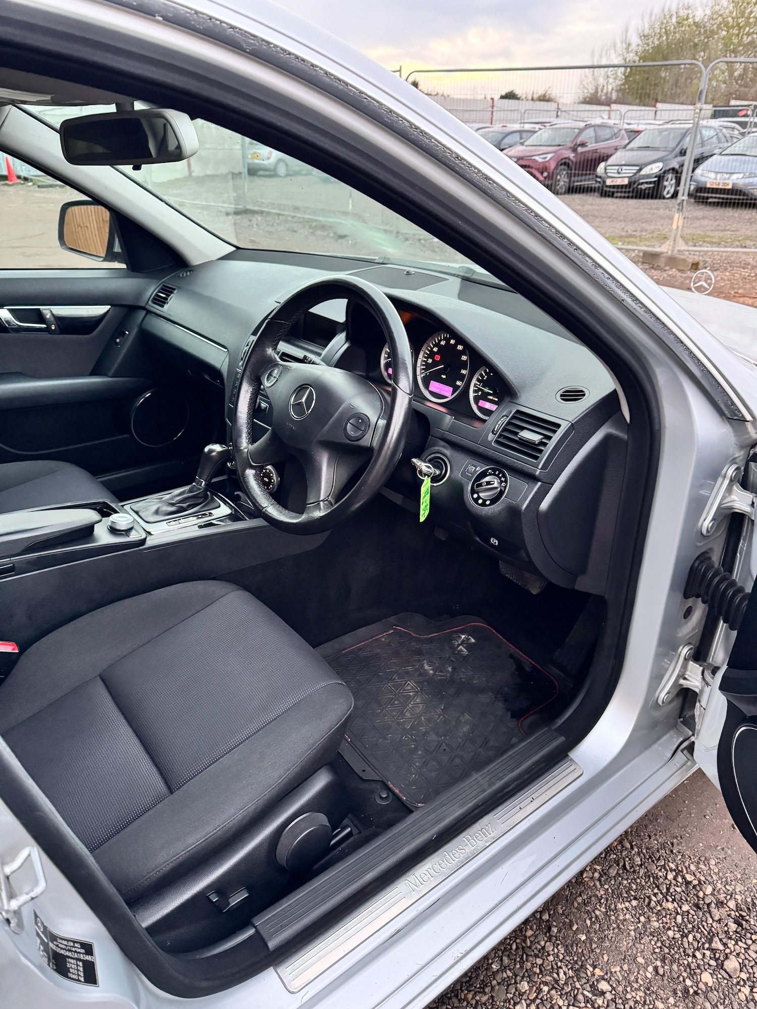 Used Mercedes-Benz C Class 2008 for sale - 76625535: Photo 8