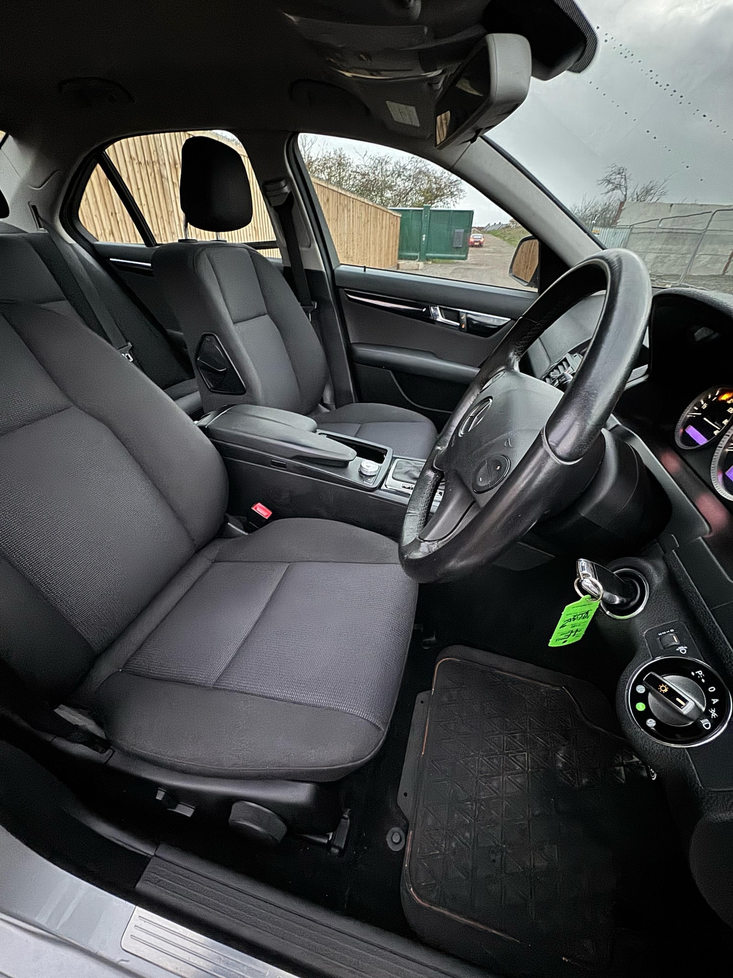 Used Mercedes-Benz C Class 2008 for sale - 76625535: Photo 9