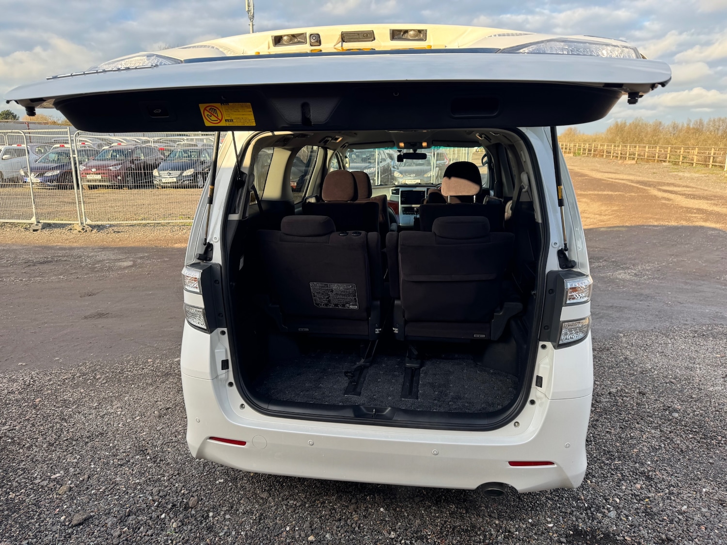 Used Toyota Vellfire 2025 for sale - 76618453: Photo 10