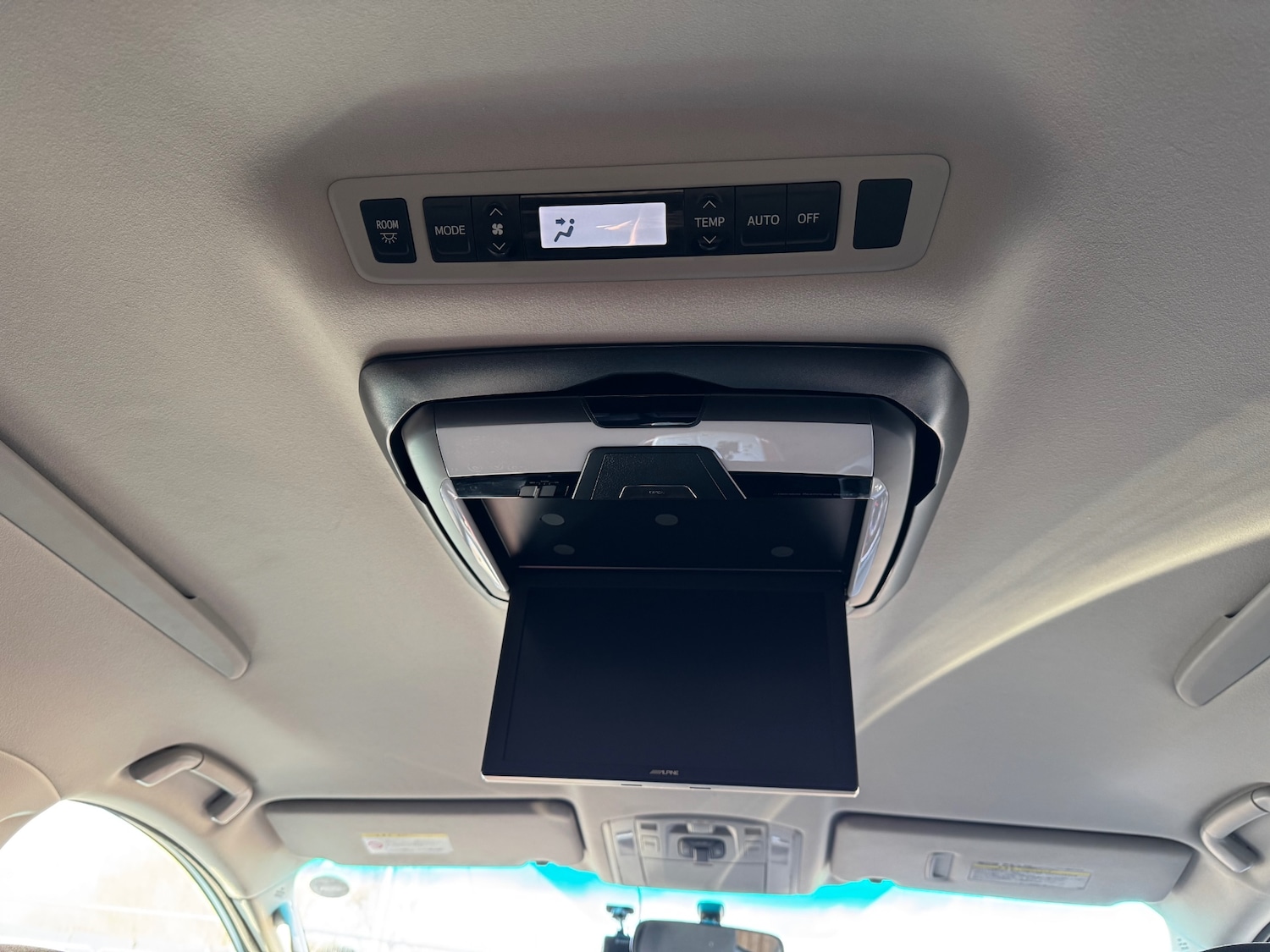 Used Toyota Vellfire 2025 for sale - 76618453: Photo 14