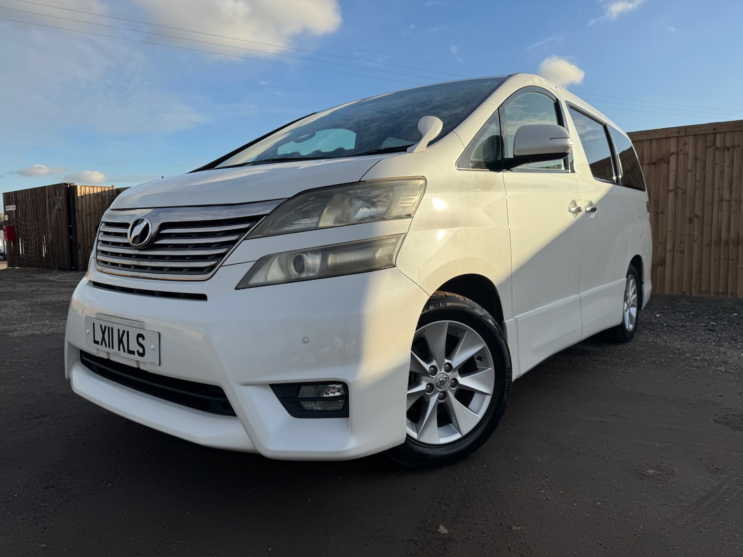 Used Toyota Vellfire 2025 for sale - 76618453: Photo 4