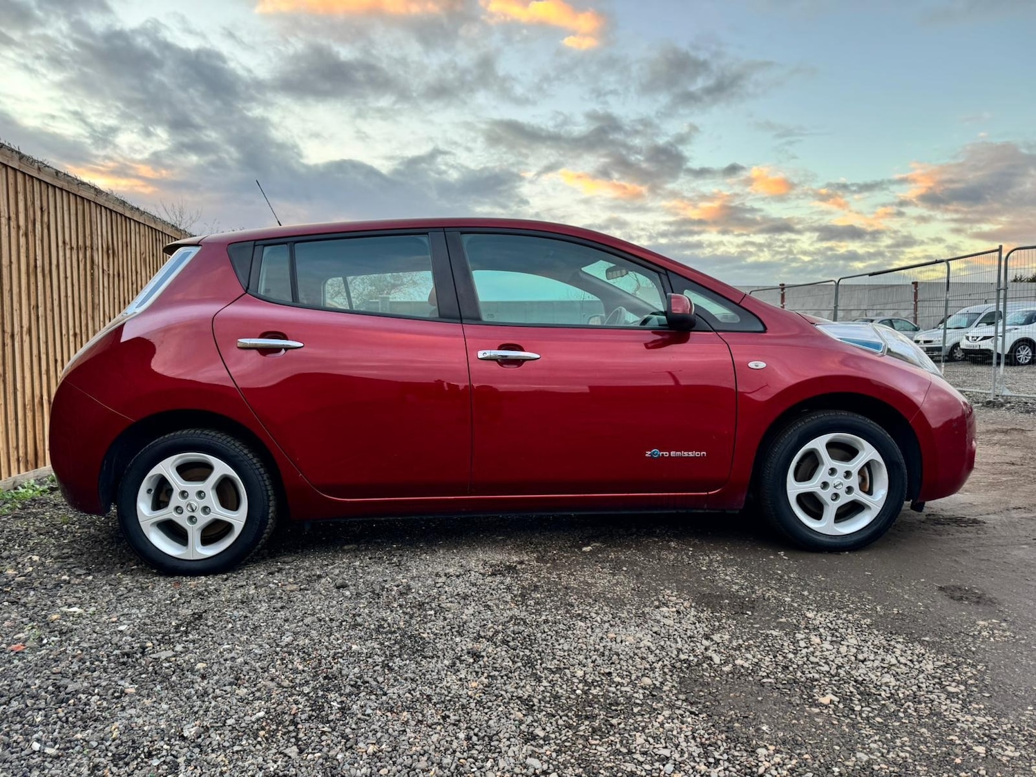 Used Nissan Leaf 2017 for sale - 76625652: Photo 4
