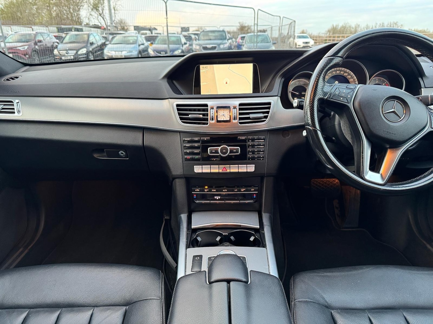 Used Mercedes-Benz E Class 2014 for sale - 76625670: Photo 12