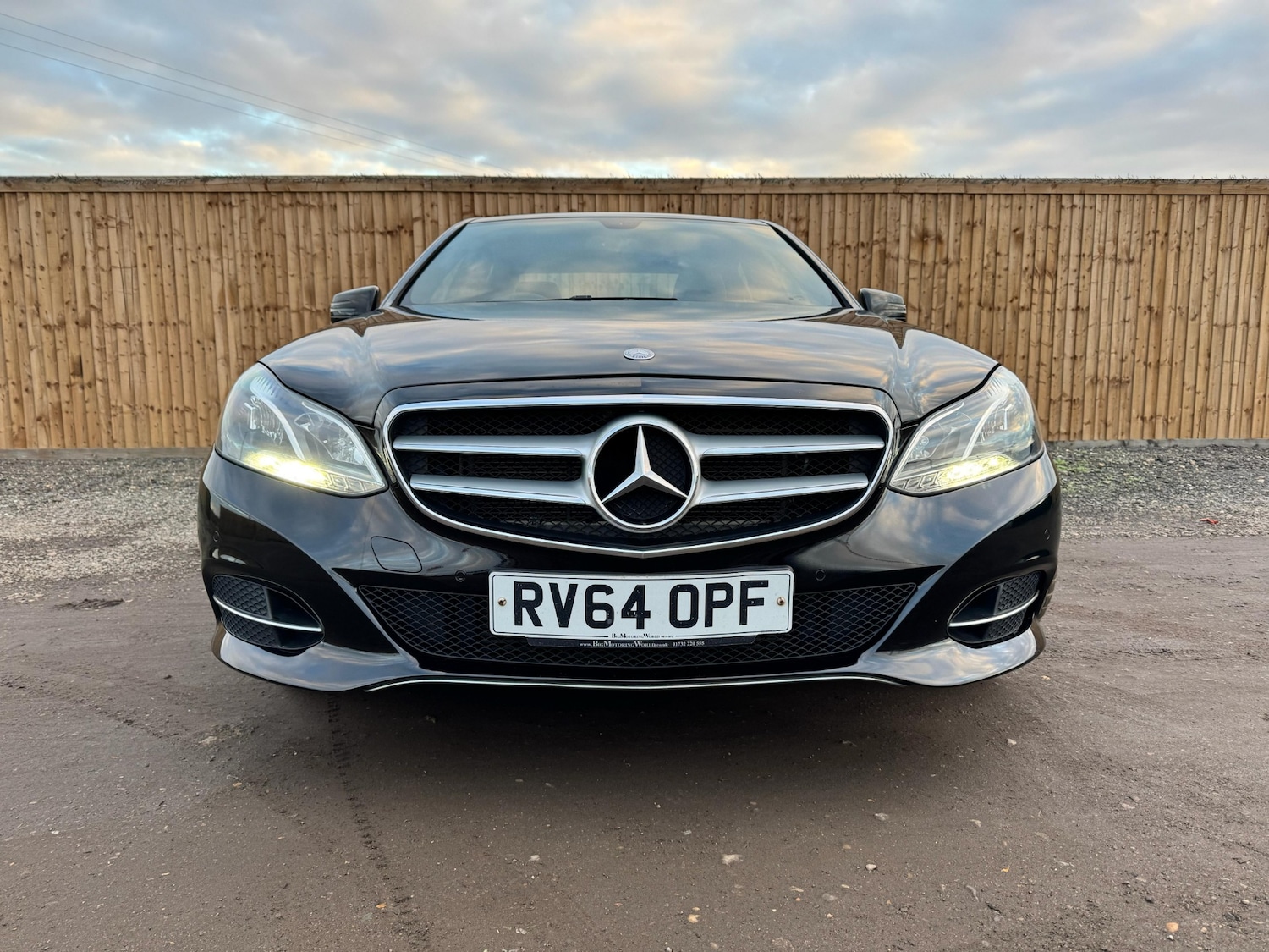 Used Mercedes-Benz E Class 2014 for sale - 76625670: Photo 4