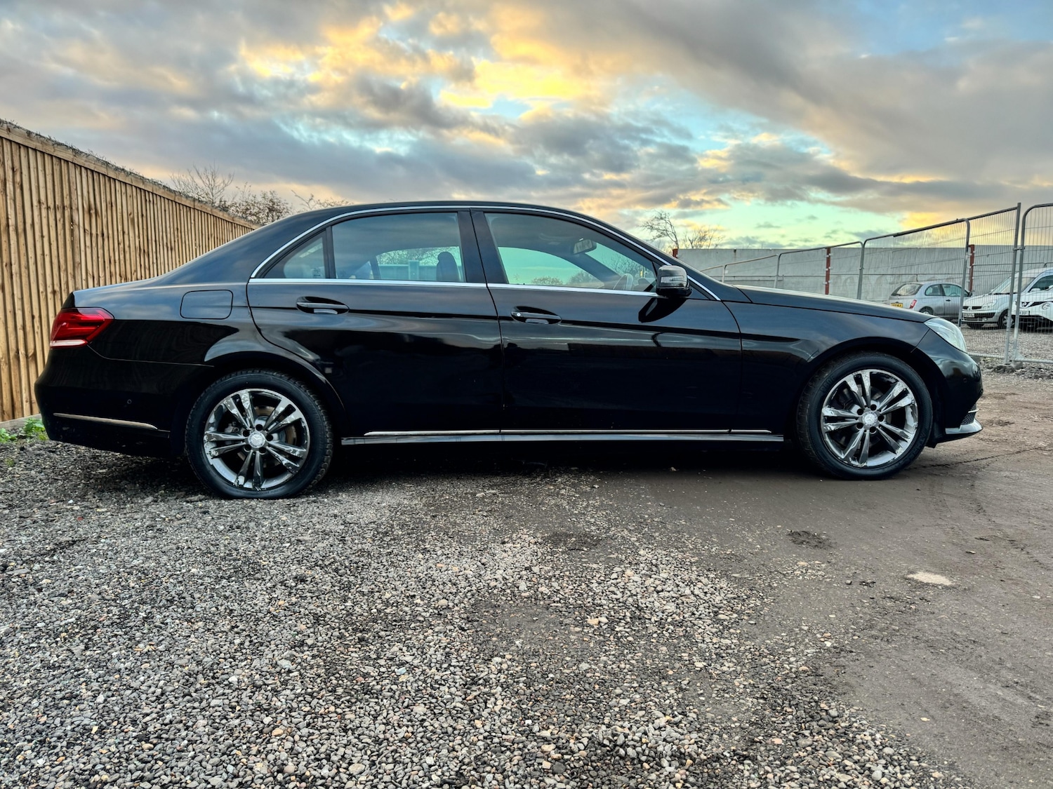 Used Mercedes-Benz E Class 2014 for sale - 76625670: Photo 6