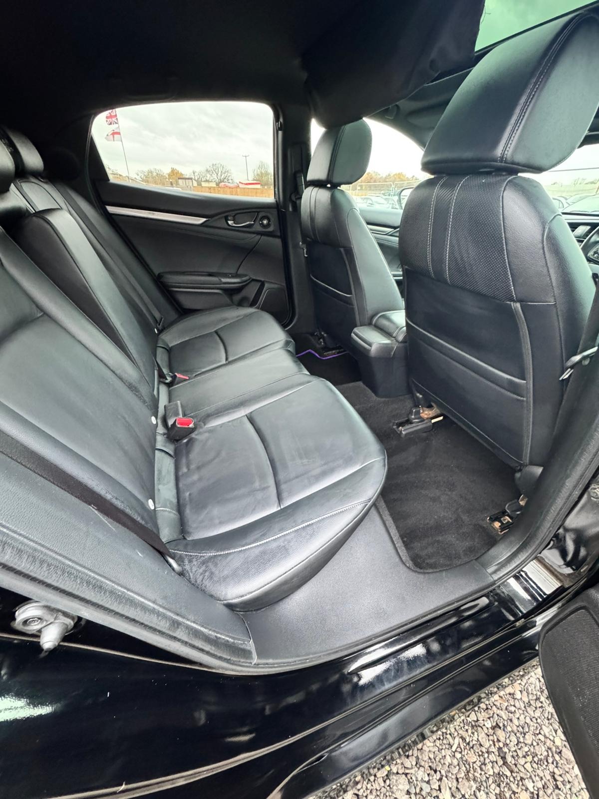 Used Honda Civic 2017 for sale - 76726128: Photo 15