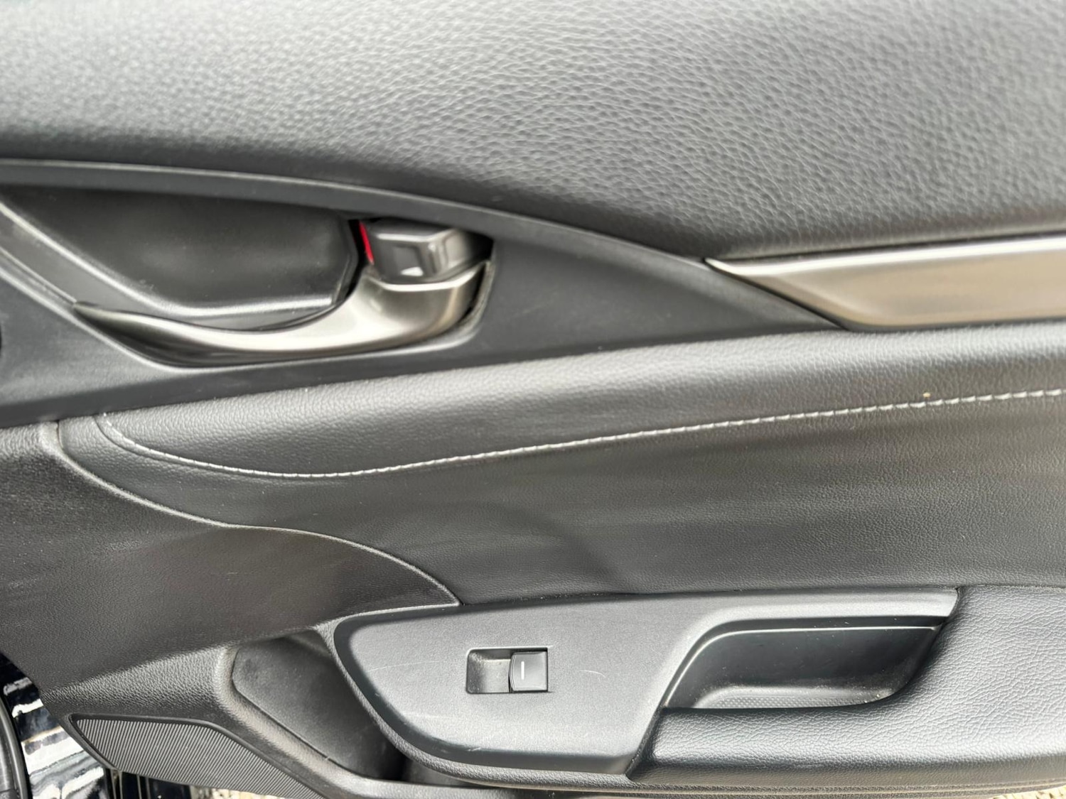 Used Honda Civic 2017 for sale - 76726128: Photo 19