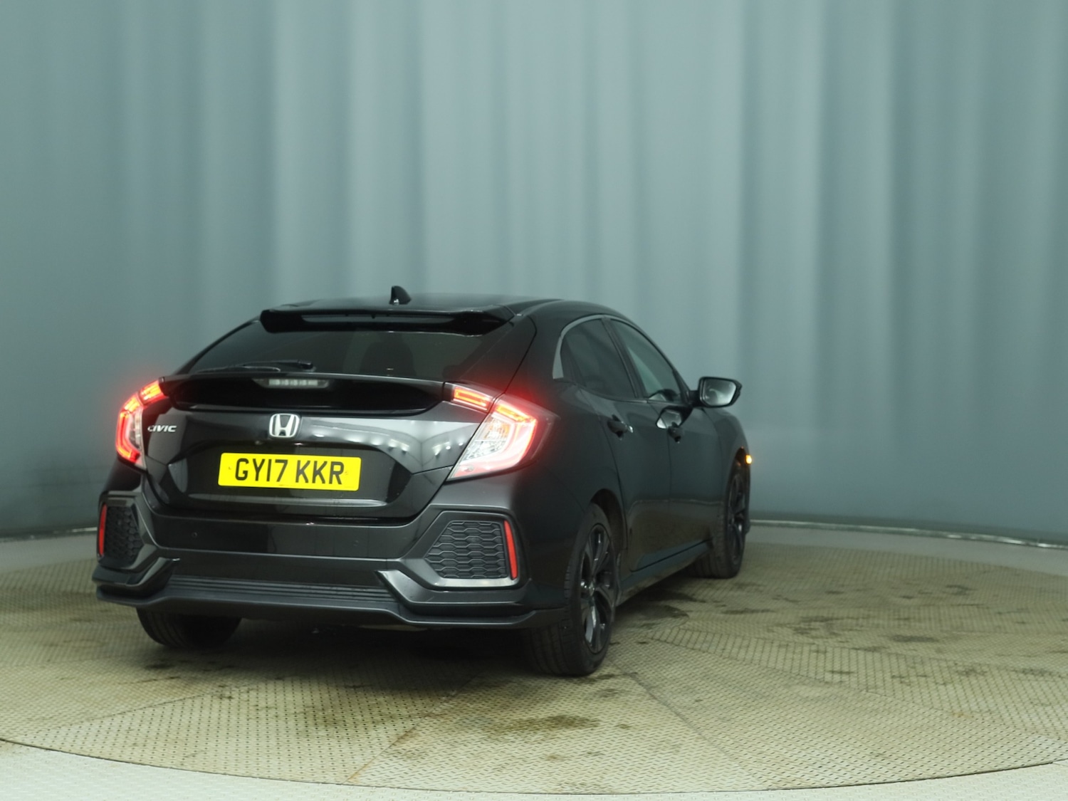 Used Honda Civic 2017 for sale - 76726128: Photo 6