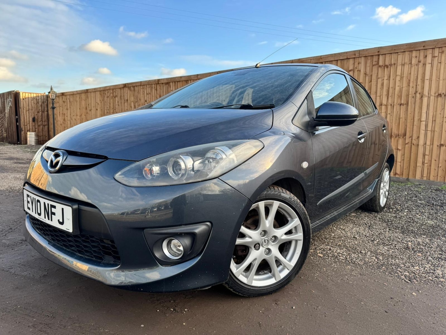 Used Mazda Mazda2 2010 for sale - 76625691: Photo 4