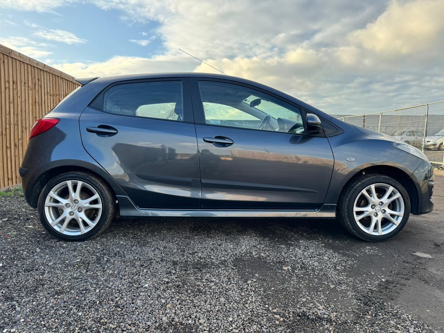 Used Mazda Mazda2 2010 for sale - 76625691: Photo 5