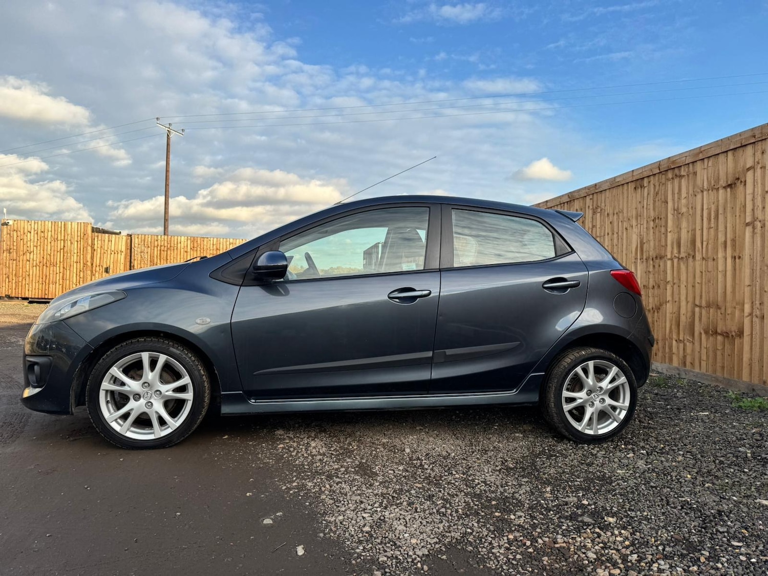 Used Mazda Mazda2 2010 for sale - 76625691: Photo 6