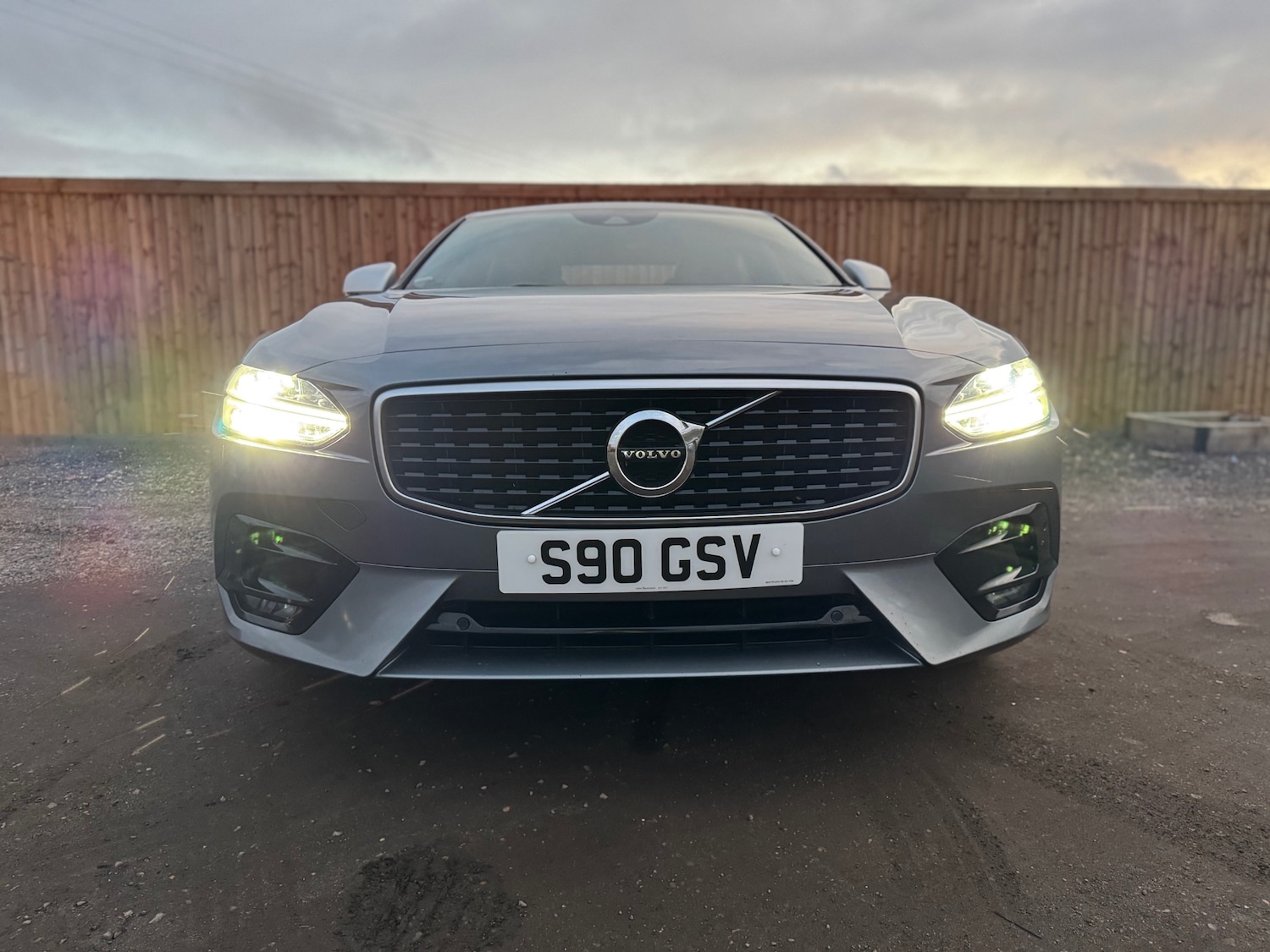 Used Volvo S90 2018 for sale - 76464003: Photo 2
