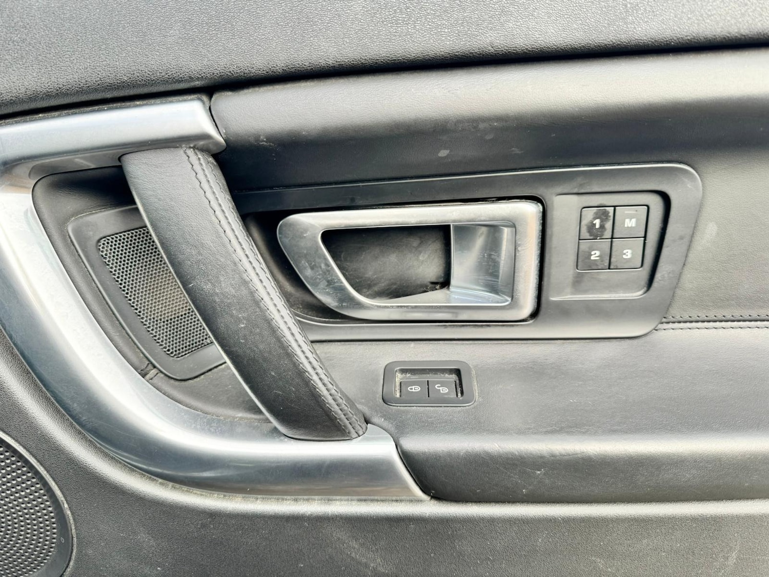 Used Land Rover Discovery Sport 2015 for sale - 77161220: Photo 17