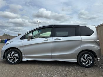 Used Honda Freed 2015 for sale - 79747331: Photo