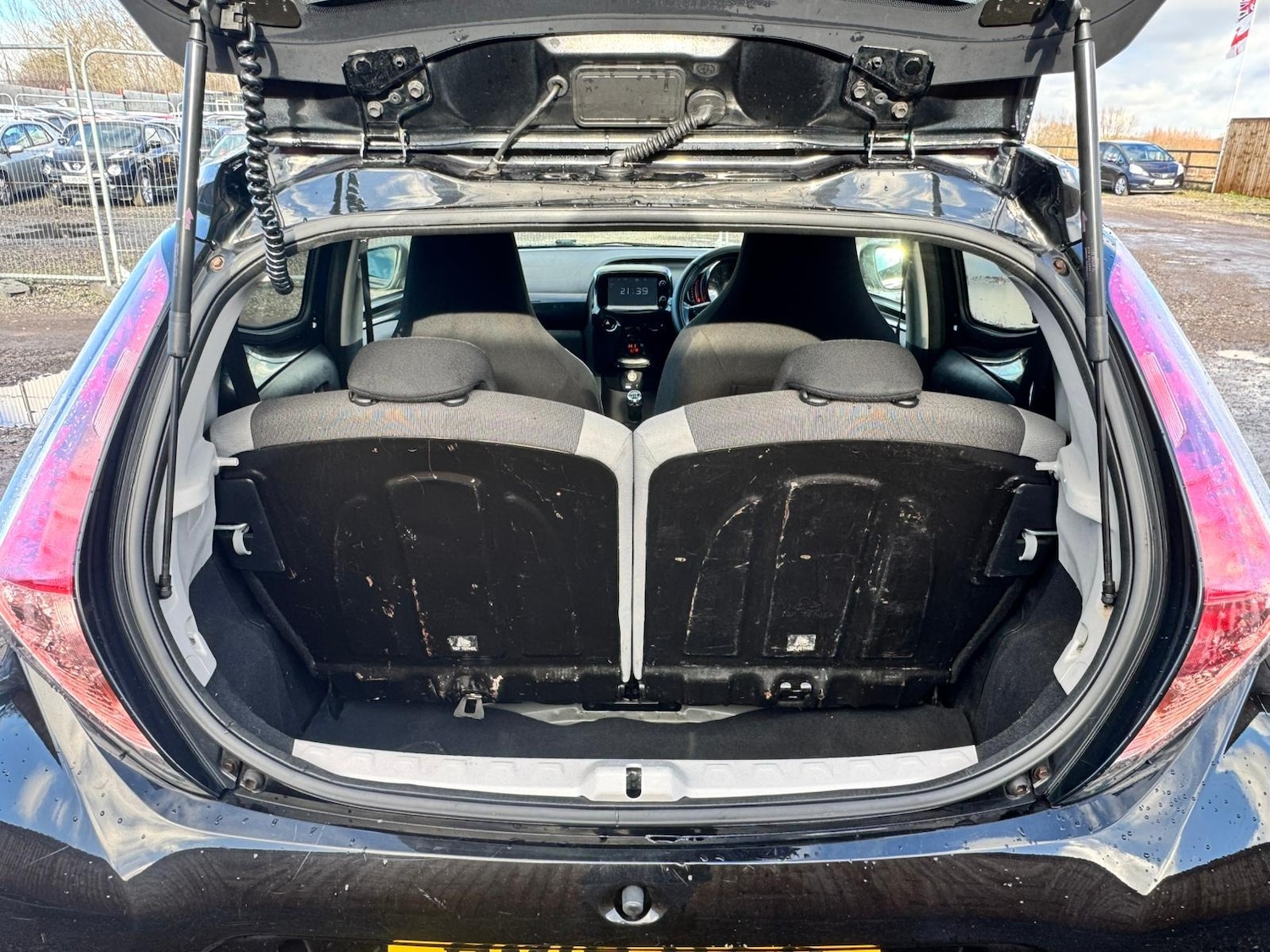 Used Toyota AYGO 2018 for sale - 77213679: Photo 11