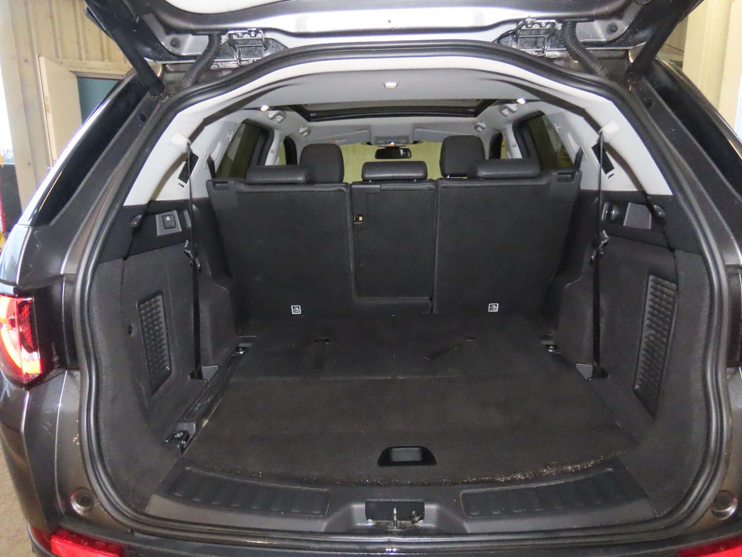 Used Land Rover Discovery Sport 2017 for sale - 76725973: Photo 11