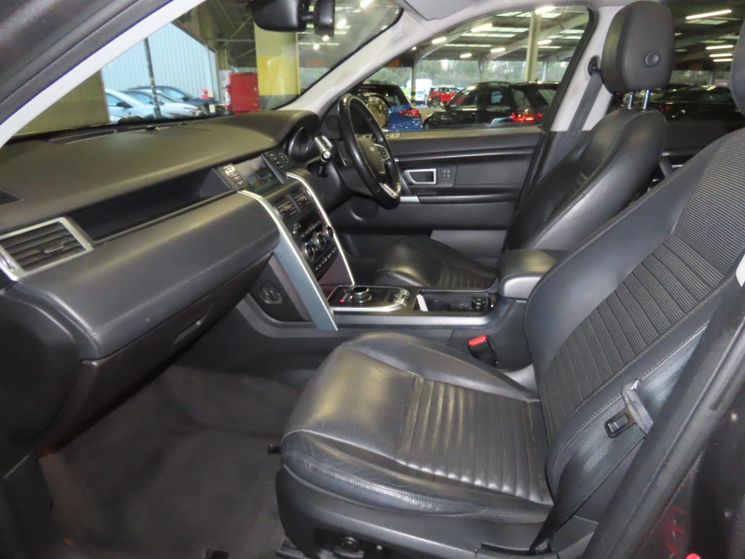 Used Land Rover Discovery Sport 2017 for sale - 76725973: Photo 8