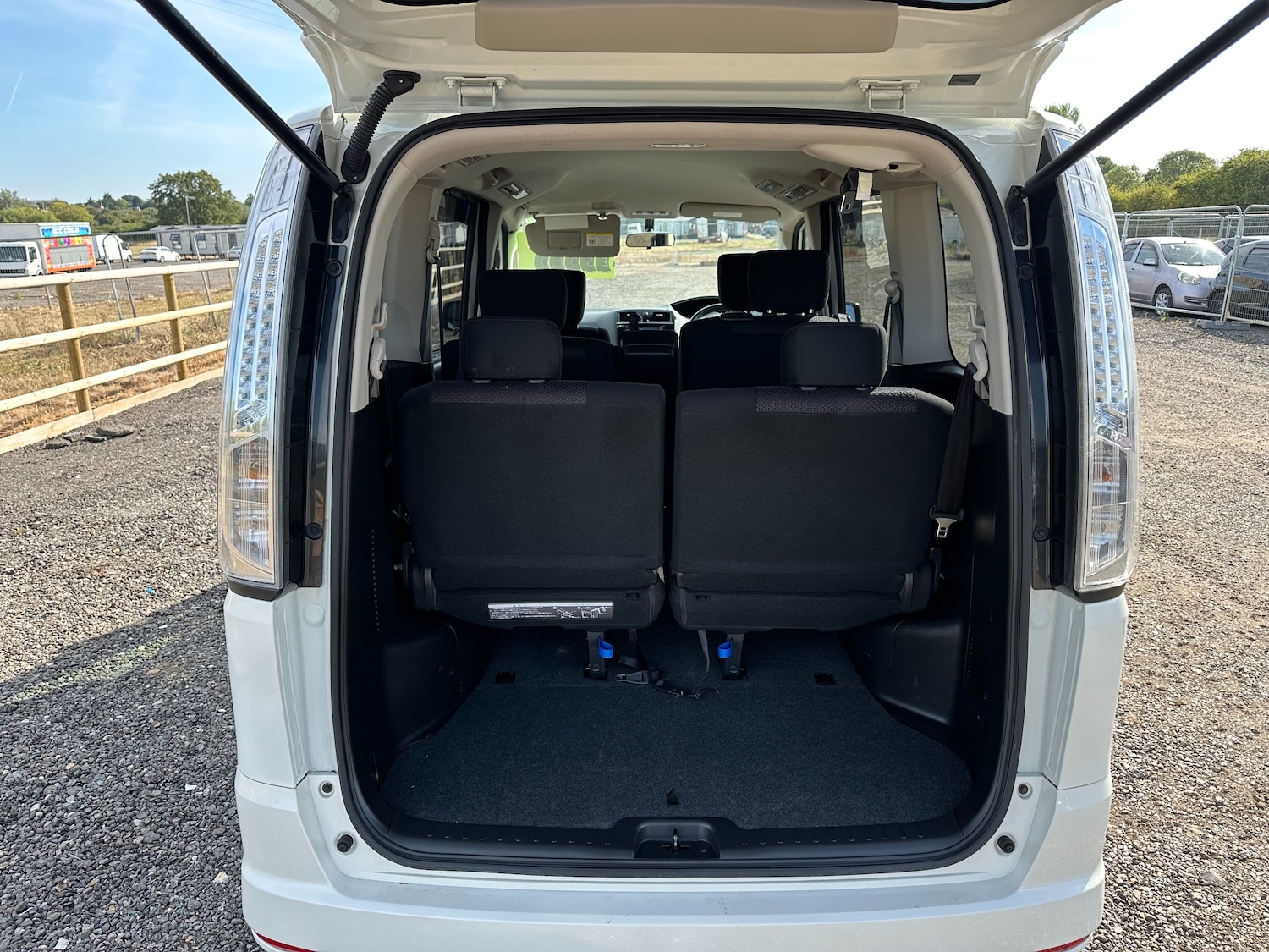 Used Nissan Serena 2024 for sale - 78067189: Photo 20