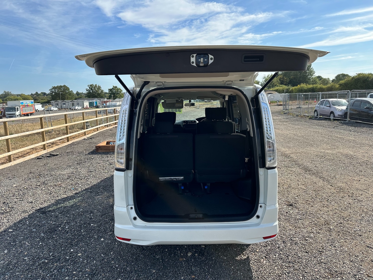 Used Nissan Serena 2024 for sale - 78067189: Photo 21