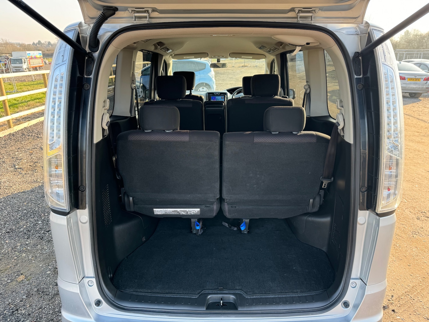 Used Nissan Serena 2025 for sale - 78067196: Photo 24