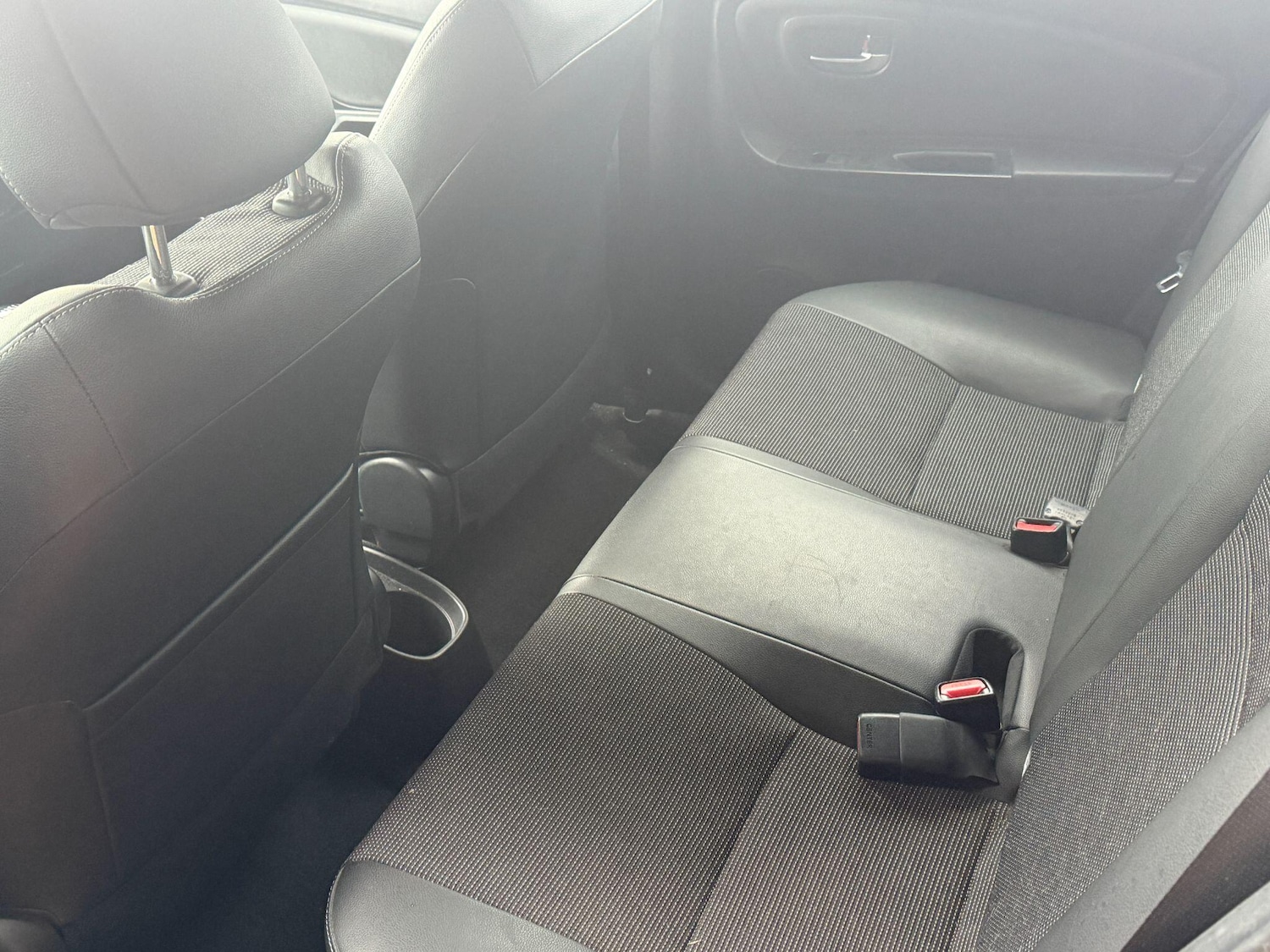 Used Toyota Yaris 2018 for sale - 77637352: Photo 14