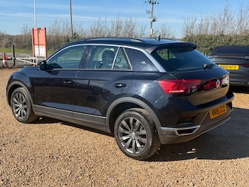 Used Volkswagen T-Roc 2018 for sale - 78006814: Photo