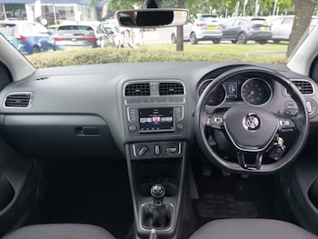 Used Volkswagen Polo 2017 for sale - 79506031: Photo