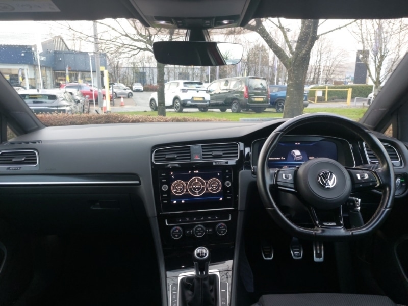 Used Volkswagen Golf 2017 for sale - 76795489: Photo 2