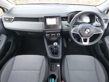 Used Renault Clio 2024 for sale - 77648602: Photo