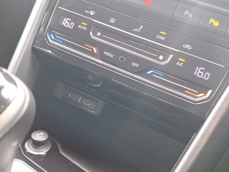 Used Volkswagen T-Roc 2023 for sale - 76165826: Photo 17