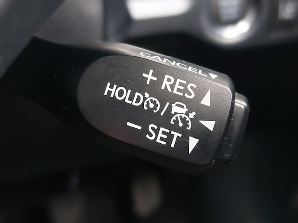 Used Toyota RAV4 2018 for sale - 76221569: Photo 11