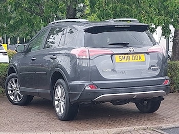 Used Toyota RAV4 2018 for sale - 76221569: Photo 3