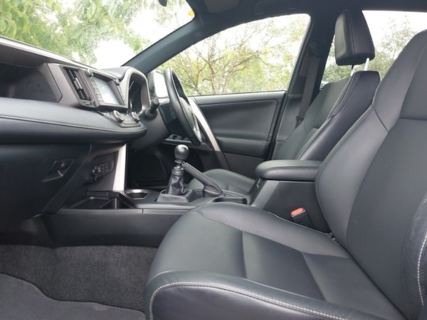 Used Toyota RAV4 2018 for sale - 76221569: Photo 5