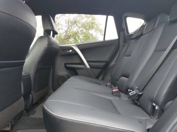 Used Toyota RAV4 2018 for sale - 76221569: Photo 6