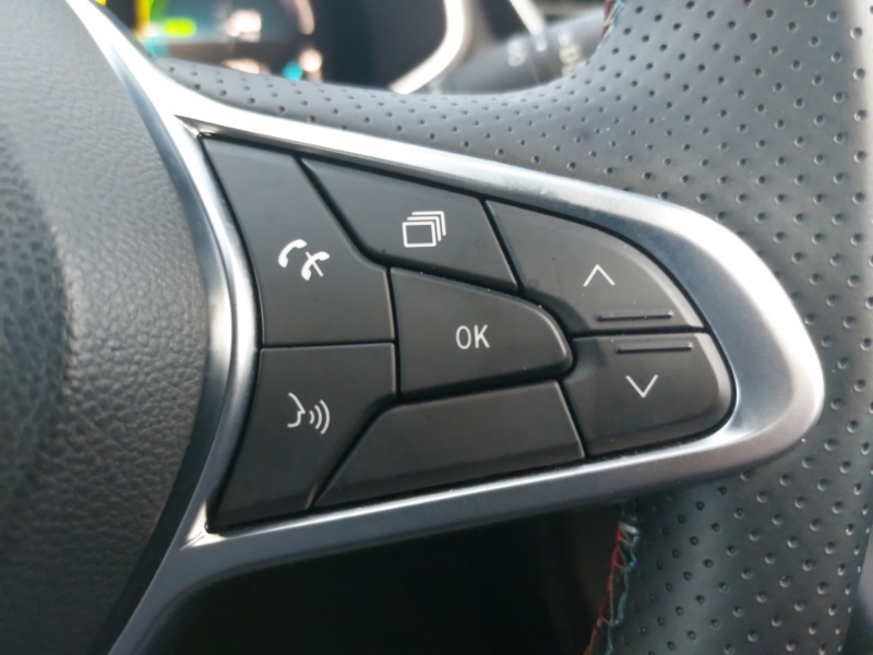 Used Renault Clio 2023 for sale - 76893799: Photo 13