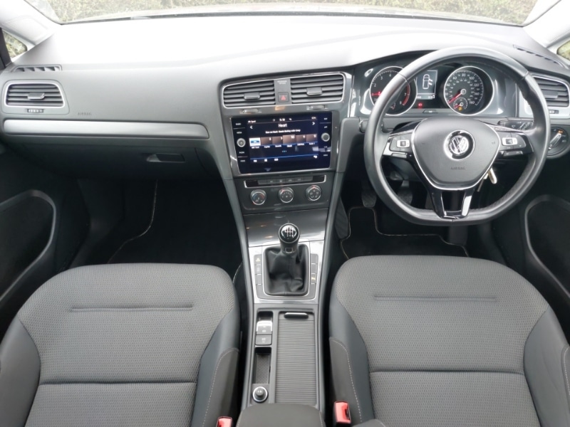 Used Volkswagen Golf 2018 for sale - 78169610: Photo 2