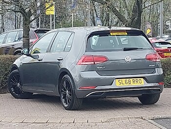 Used Volkswagen Golf 2018 for sale - 78169610: Photo