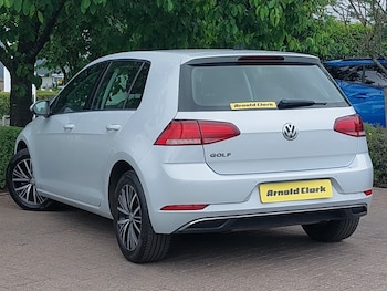 Used Volkswagen Golf 2018 for sale - 79087010: Photo